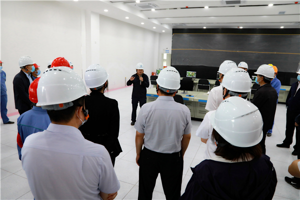 uwin电竞集团复工复产促增添项目观摩聚会与会职员走进大秦国源三秦环保秦邦园区在榆项目