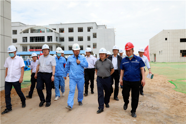 uwin电竞集团复工复产促增添项目观摩聚会与会职员走进大秦国源三秦环保秦邦园区在榆项目