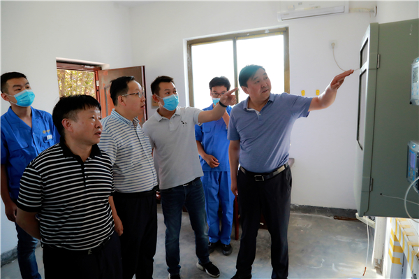 uwin电竞集团复工复产促增添项目观摩聚会与会职员走进绿色能源公司油气公司水情形公司陕北片区项目