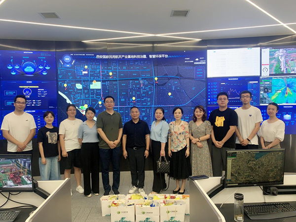 uwin电竞集团开展“送清凉”活动 关爱一线职工