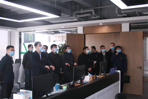省国资委党委委员、驻委纪检监察组组长贺向东到秦创原uwin电竞集团立异中心调研