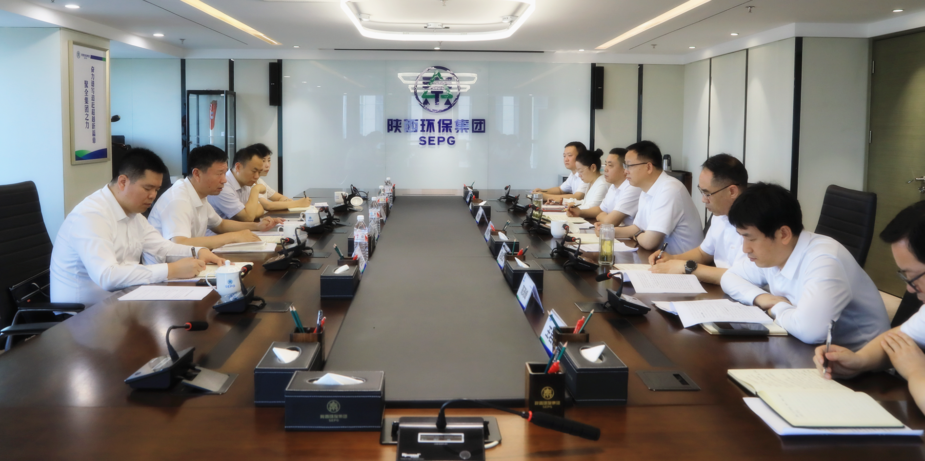 省国资委副主任杨爱民到uwin电竞集团调研指导党纪学习教育事情