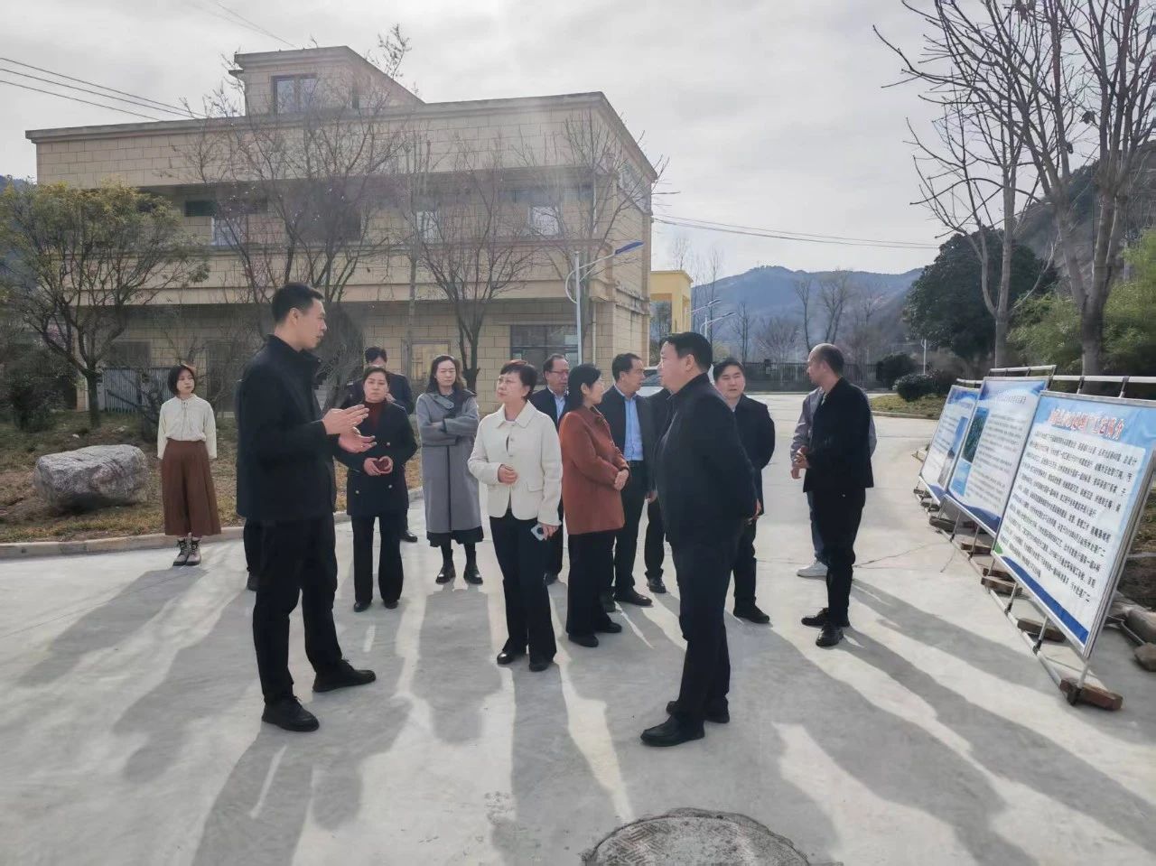 商洛市人大常委会副主任赵水利到水情形公司山阳县城污水处理厂调研