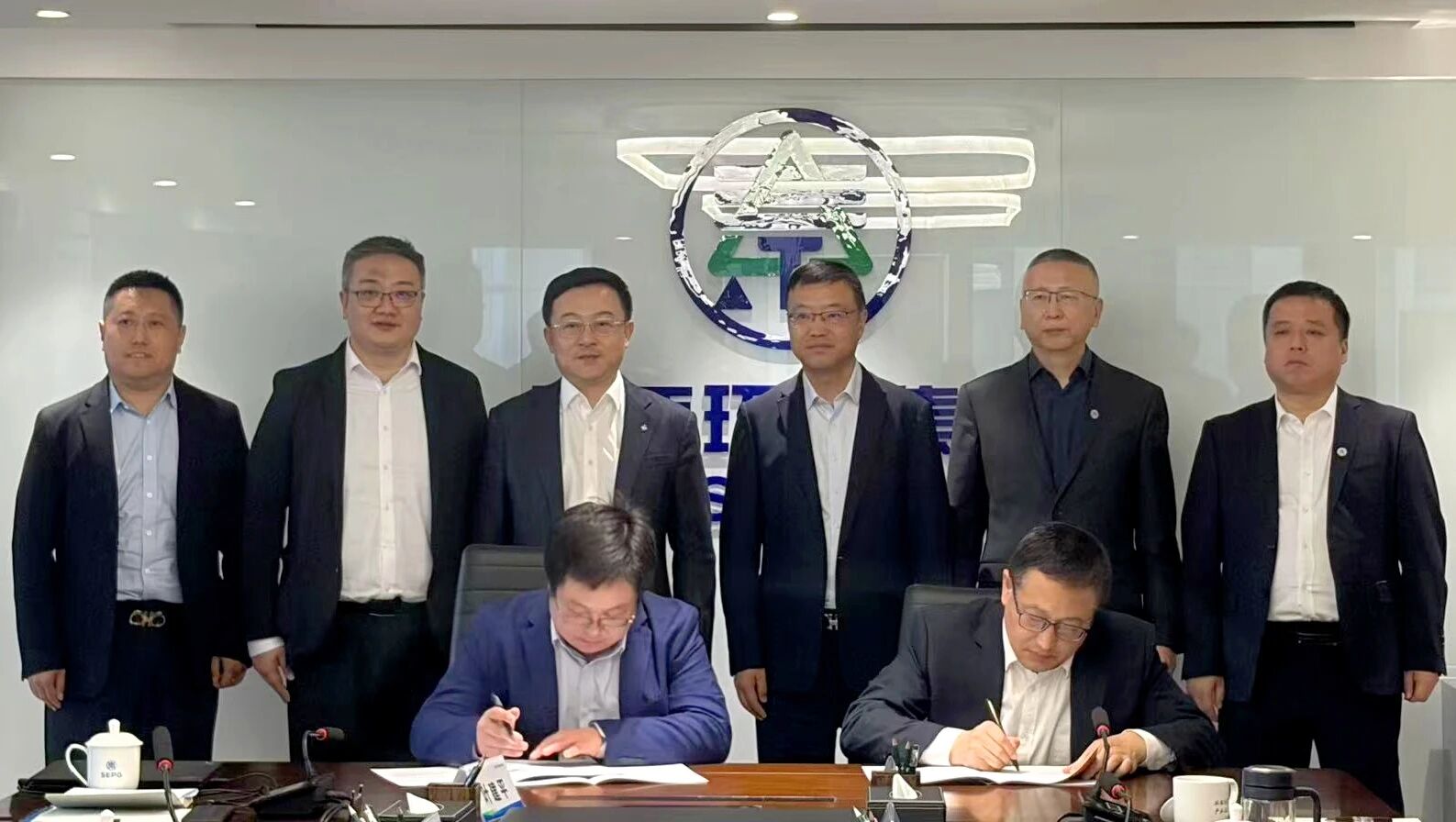 uwin电竞集团与上海电气输配电集团座谈交流